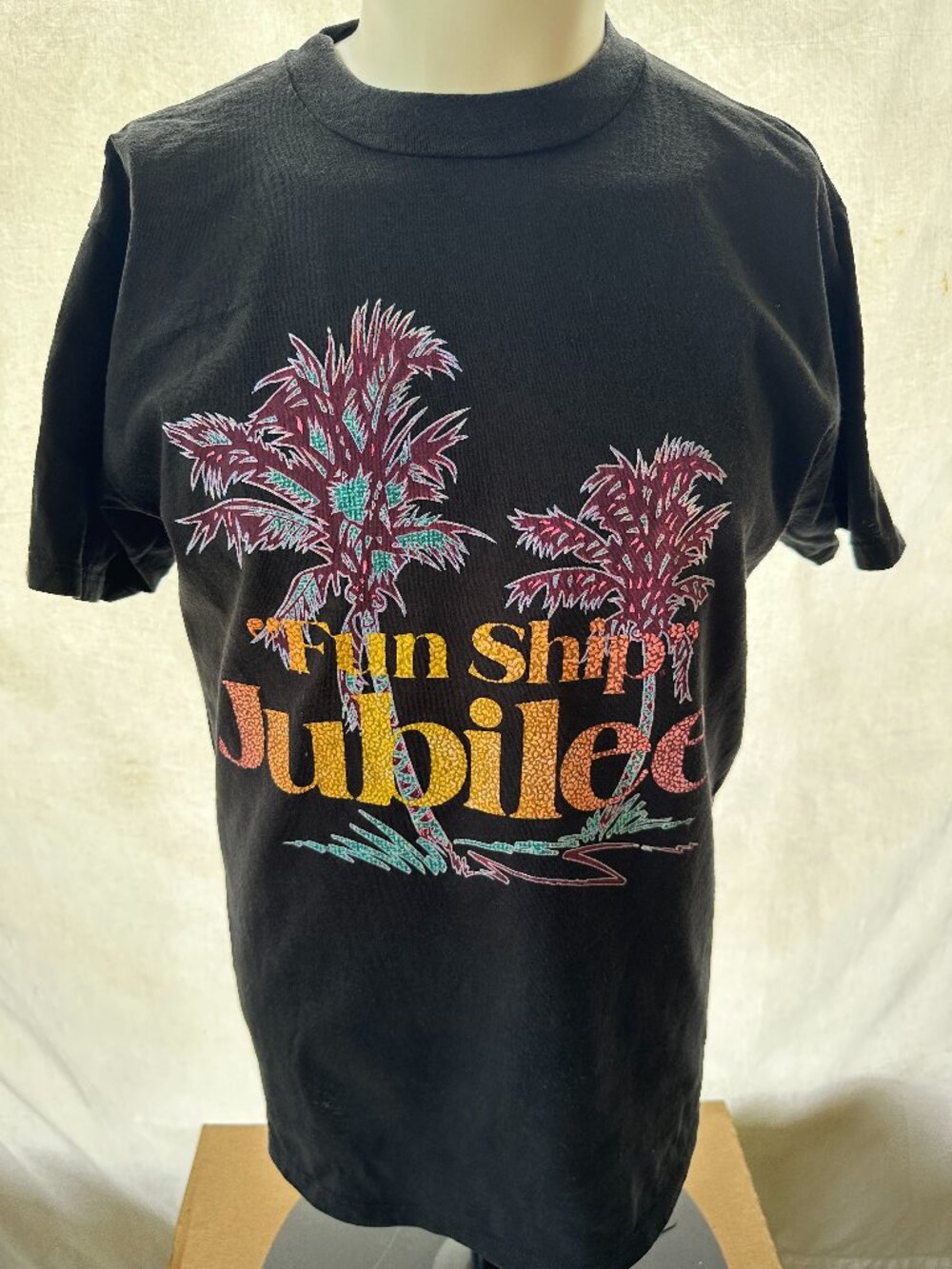 Vintage Fun Ship Jubilee Men's Black T Shirt Large Jerzees Made in USA Carnival